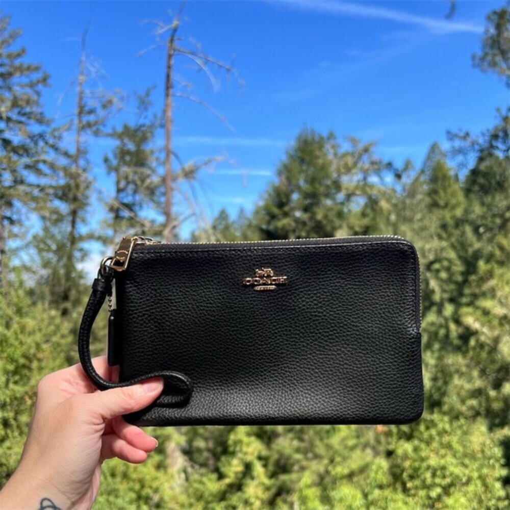 COACH Double Zip Phone Wallet Black Pebble Leather Gold Hardware AUTHENTIC